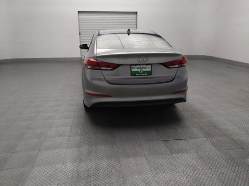 Used 2017 Hyundai Elantra SE FWD image 6