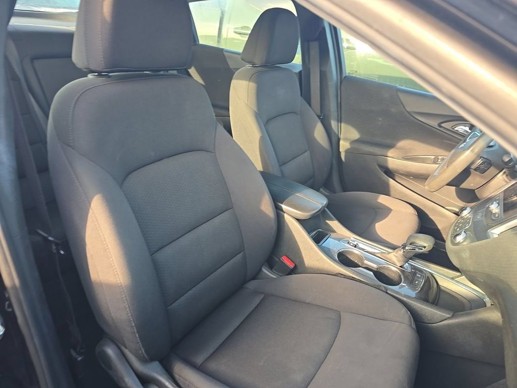 Used 2023 Chevrolet Malibu LT w/ Driver Confidence Package FWD image 4