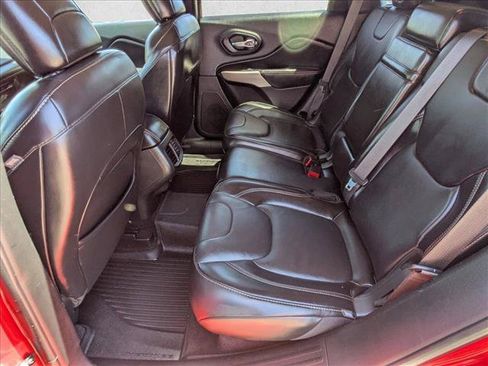 Used 2017 Jeep Cherokee High Altitude AWD/4WD image 18