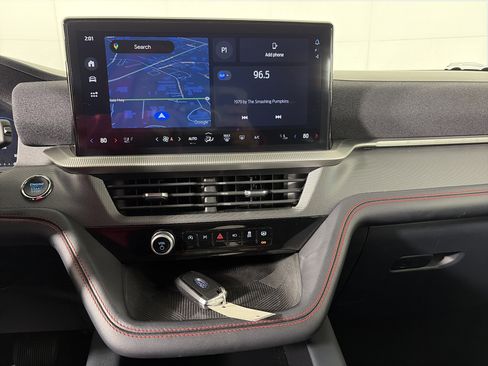 Used 2025 Ford Explorer ST-Line w/ ST-Line Street Pack image 21