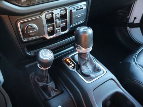 Used 2024 Jeep Wrangler High Altitude AWD/4WD image 26