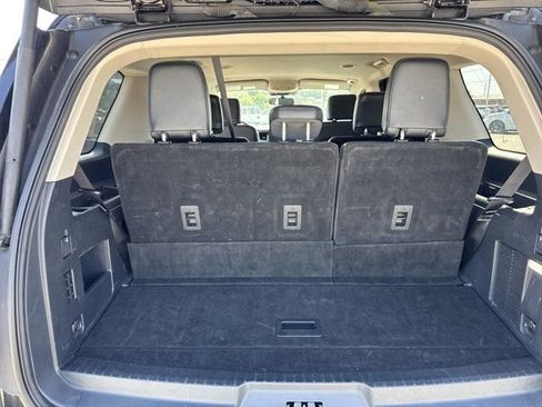 Used 2024 Ford Expedition XLT image 12