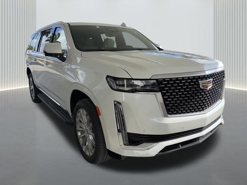 Used 2024 Cadillac Escalade ESV Premium Luxury image 2