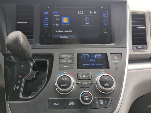 Used 2017 Toyota Sienna LE FWD image 21