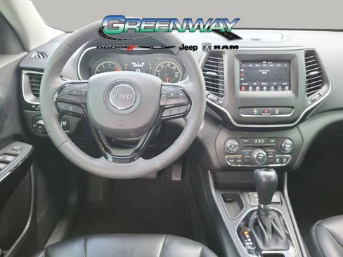 Used 2021 Jeep Cherokee Latitude Plus FWD image 22