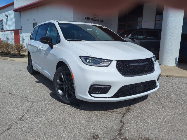 New 2026 Chrysler Pacifica Select FWD image 2