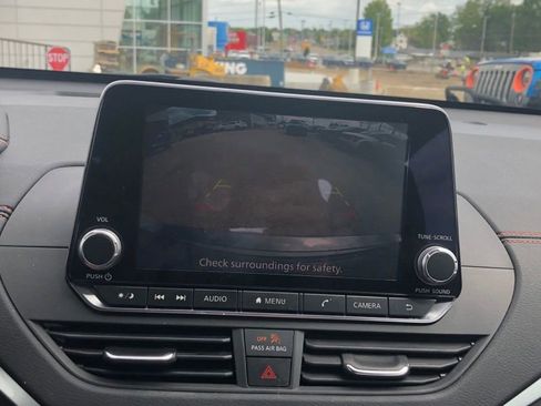 Used 2019 Nissan Altima 2.5 SR w/ SR Premium Package FWD image 13