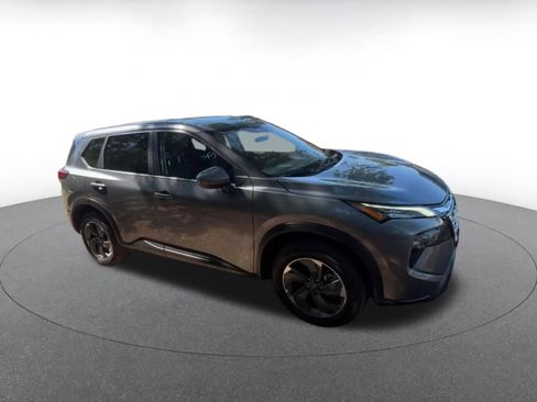 Used 2025 Nissan Rogue SV FWD image 2