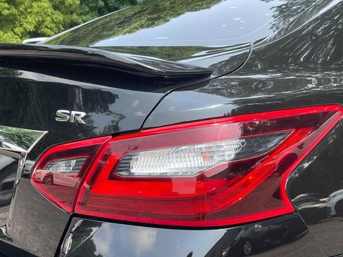 Used 2017 Nissan Altima 2.5 SR w/ Midnight Edition Package FWD image 10