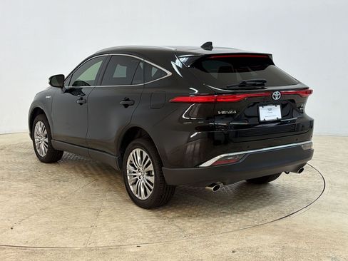 Used 2021 Toyota Venza XLE w/ Softex Package AWD/4WD image 3