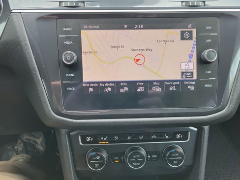 Used 2020 Volkswagen Tiguan SEL Premium R-Line AWD/4WD image 27