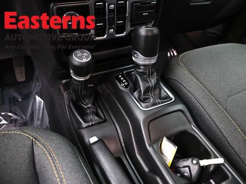 Used 2024 Jeep Wrangler Unlimited AWD/4WD image 13