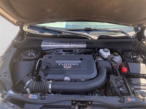 Used 2023 Cadillac XT4 Luxury w/ Cold Weather Package image 9