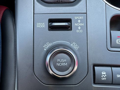 Used 2021 Toyota Highlander XSE image 31