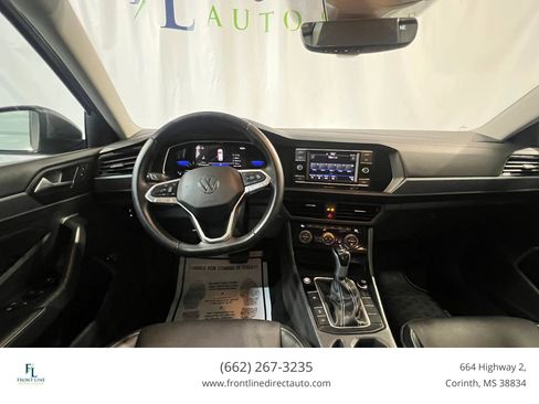Used 2023 Volkswagen Jetta SE FWD image 14