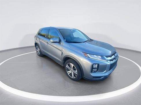 Used 2024 Mitsubishi Outlander Sport SE image 2