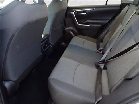 Used 2022 Toyota RAV4 XLE image 9