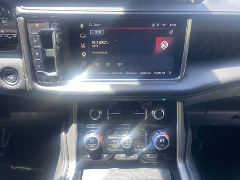 Used 2023 GMC Yukon XL Denali AWD/4WD image 13