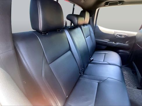Used 2022 Toyota Tacoma TRD Sport w/ TRD Premium Sport Package RWD image 20