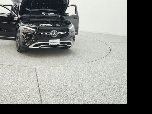 Certified 2025 Mercedes-Benz GLA 250 image 2