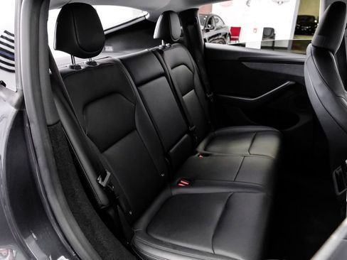 Used 2026 Tesla Model Y 2WD image 34