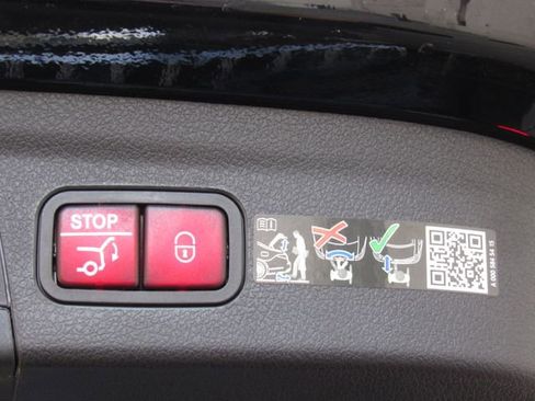 Used 2025 Mercedes-Benz GLE 350 4MATIC image 23