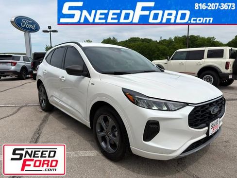 Used 2024 Ford Escape ST-Line w/ Tech Pack #1 FWD image 1