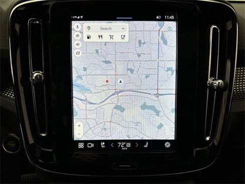 Certified 2025 Volvo XC40 B5 Plus image 18