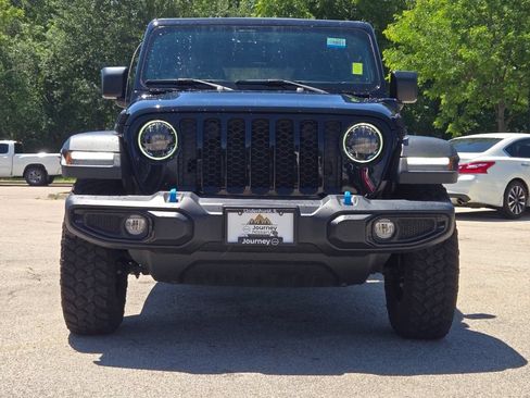 Used 2023 Jeep Wrangler Unlimited w/ Cold Weather Group AWD/4WD image 3