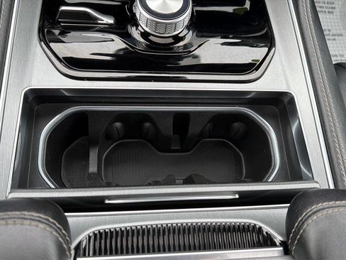 Used 2024 Jeep Wagoneer Series II image 21