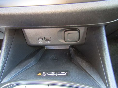 Used 2025 Buick Envista Preferred w/ Convenience I Package FWD image 32