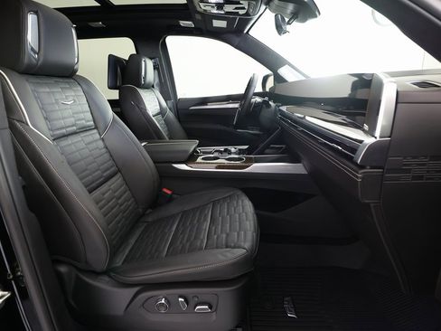 Used 2026 Cadillac Escalade ESV Platinum Luxury w/ LPO, Floor Liner Package image 10