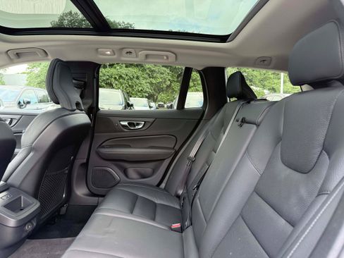 Certified 2025 Volvo V60 B5 Cross Country Plus AWD/4WD image 15