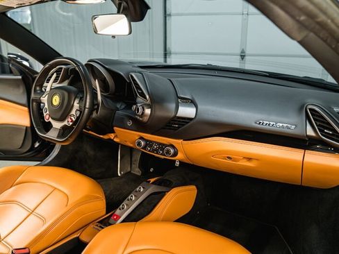 Used 2018 Ferrari 488 GTB image 12