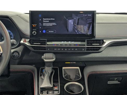 Used 2025 Toyota Sienna XSE image 36