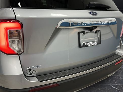 Used 2023 Ford Explorer XLT w/ Equipment Group 202A AWD/4WD image 37