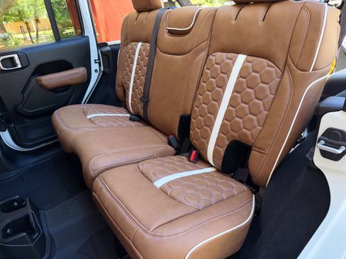 Used 2025 Jeep Wrangler Unlimited Sport AWD/4WD image 28