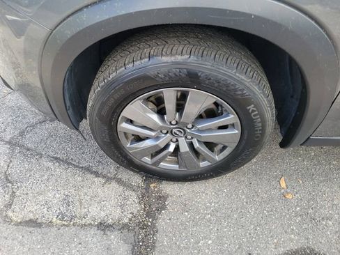 Used 2025 Nissan Pathfinder SV image 5