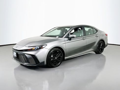 Certified 2025 Toyota Camry SE AWD/4WD image 3