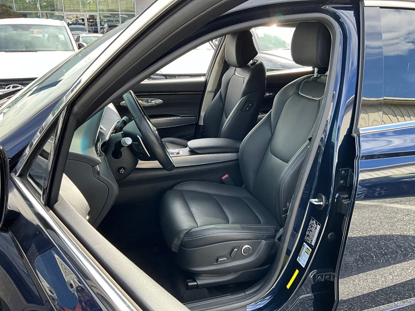 Used 2022 Genesis GV70 2.5T w/ Select Package AWD/4WD image 16