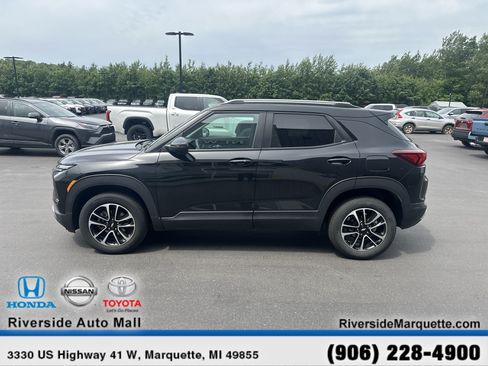 Used 2025 Chevrolet TrailBlazer LT AWD/4WD image 4