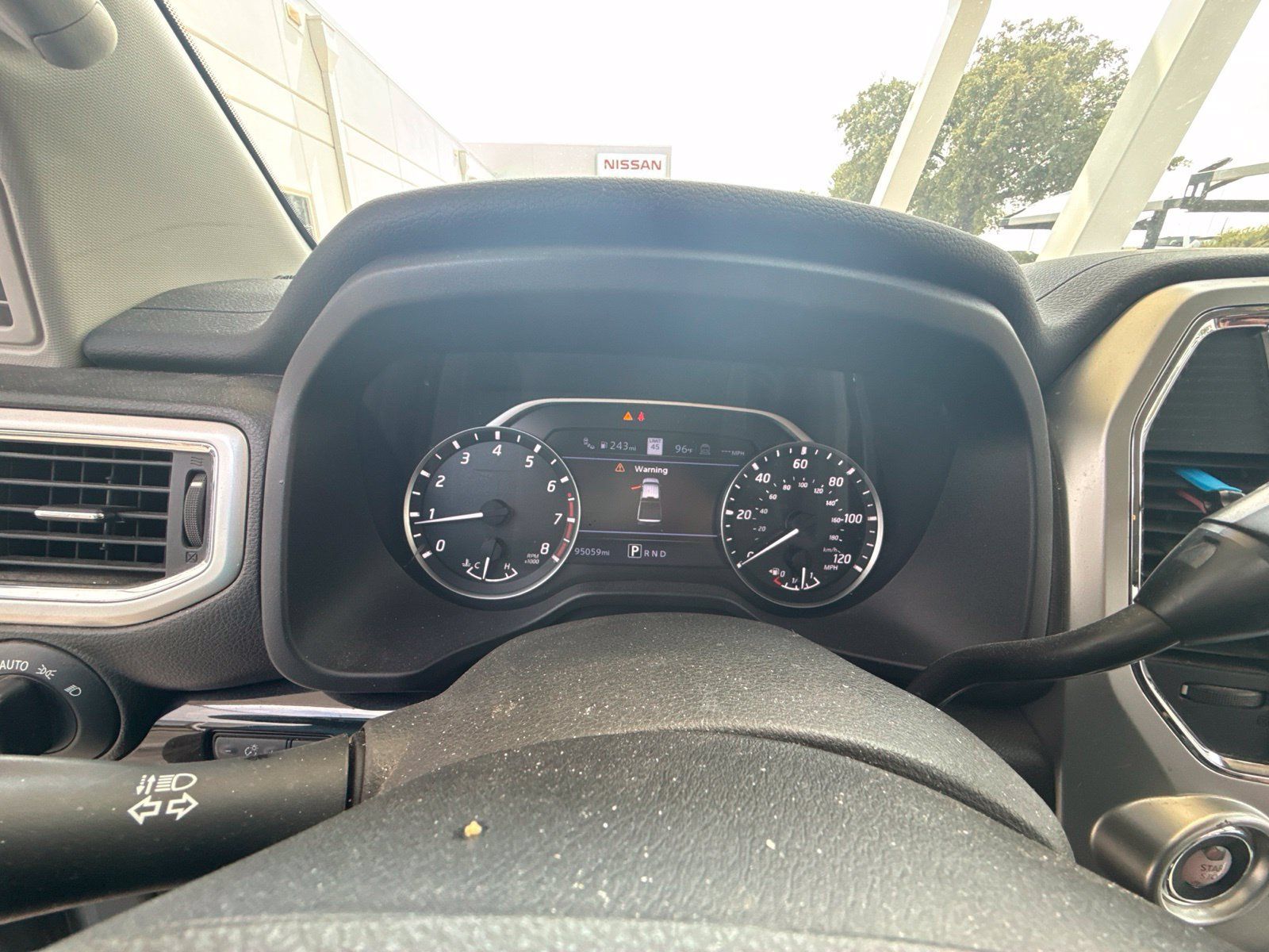 Used 2020 Nissan Titan SV w/ SV Convenience Package RWD image 8