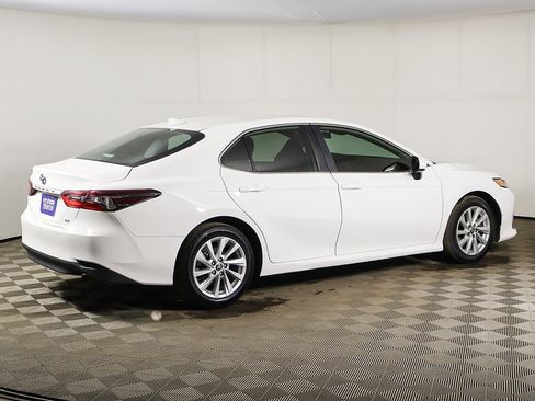 Used 2024 Toyota Camry LE image 7
