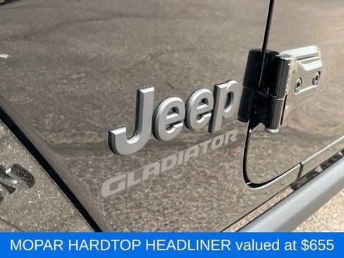 Used 2025 Jeep Gladiator Sport AWD/4WD image 11