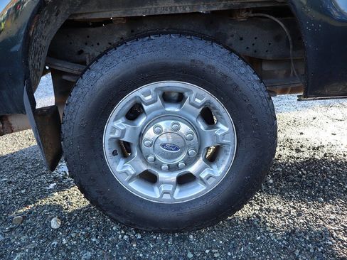 Used 2015 Ford F250 XLT w/ XLT Premium Package image 24