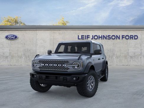 New 2025 Ford Bronco Badlands image 2