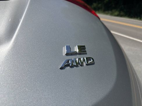 Used 2015 Toyota RAV4 LE AWD/4WD image 17