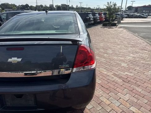 Used 2010 Chevrolet Impala LT w/ Luxury Edition Package FWD image 11
