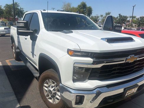 Used 2024 Chevrolet Silverado 2500 LT w/ Convenience Package AWD/4WD image 1