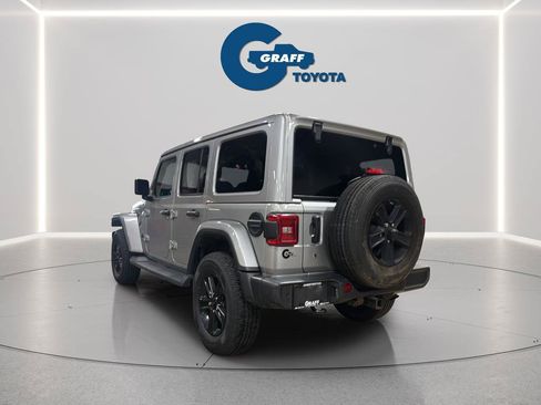 Used 2019 Jeep Wrangler Unlimited Sahara AWD/4WD image 9
